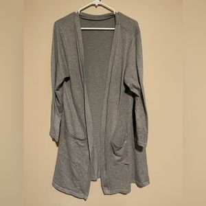 Long gray sweater with pockets